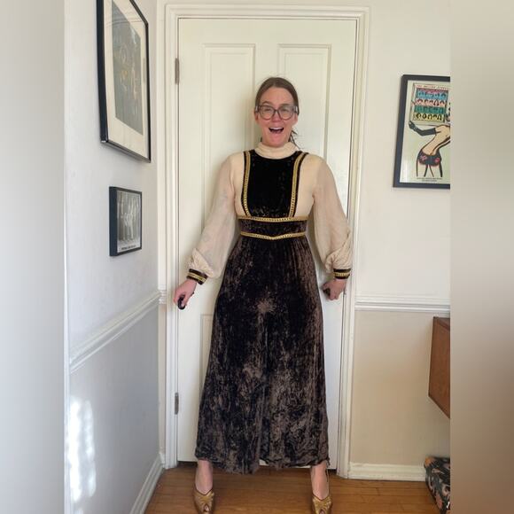 70s Vintage Brown Velvet Jumpsuit - Picture 2 of 12